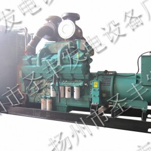 重慶康明斯動力配套700千瓦柴油發(fā)電機(jī)組KT38-GA